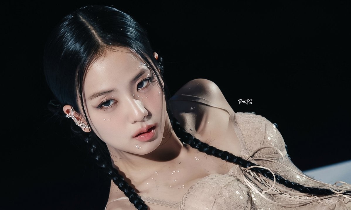 JISOO NEWS tweet media