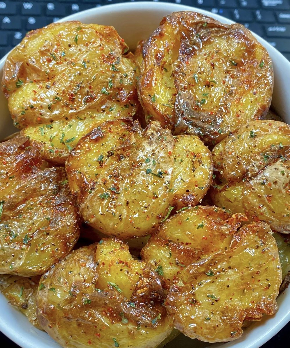 MaxMax mr.Fox tweet media