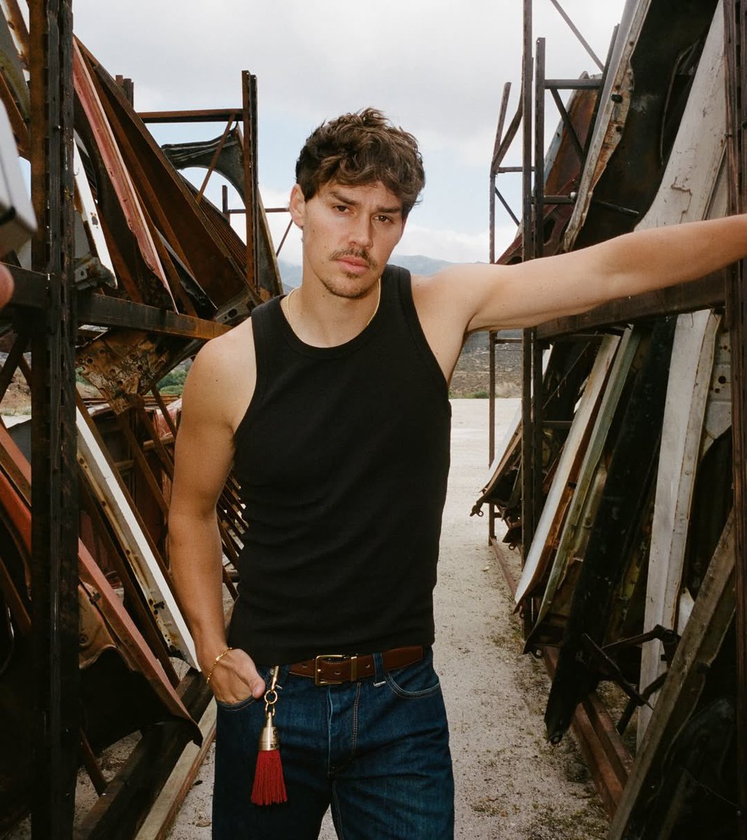 cove_of_adonis's tweet photo. Noah Beck photographed by Jude Young https://t.co/CVaVIchLgF