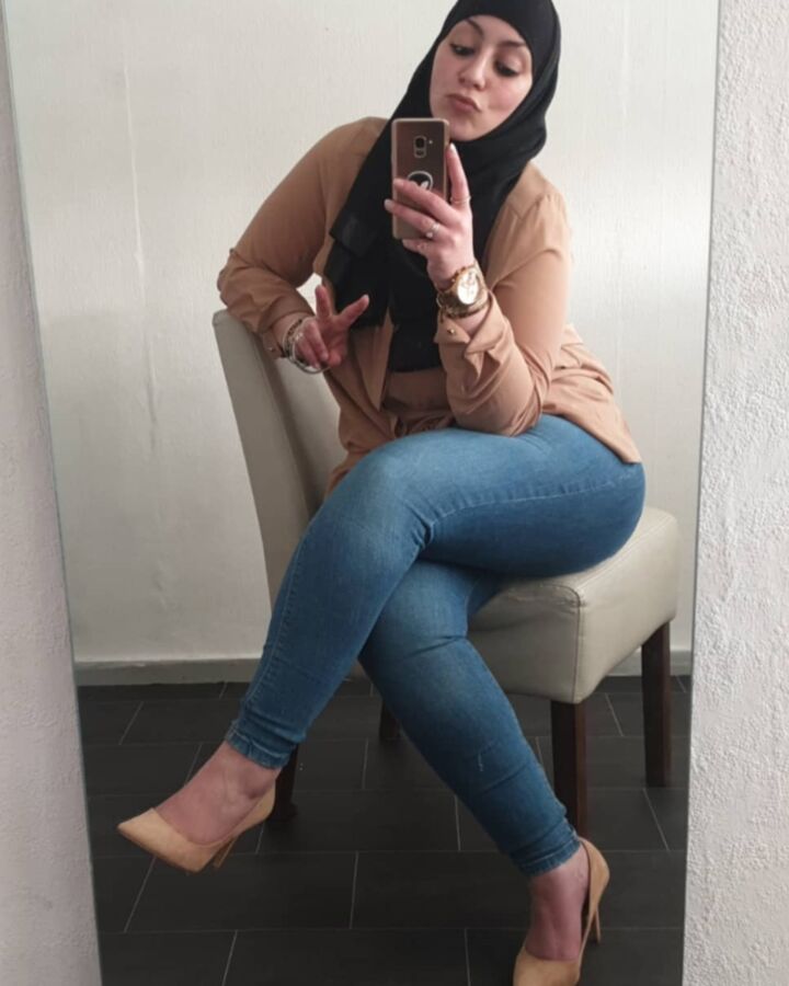 أم فــوفــا tweet media