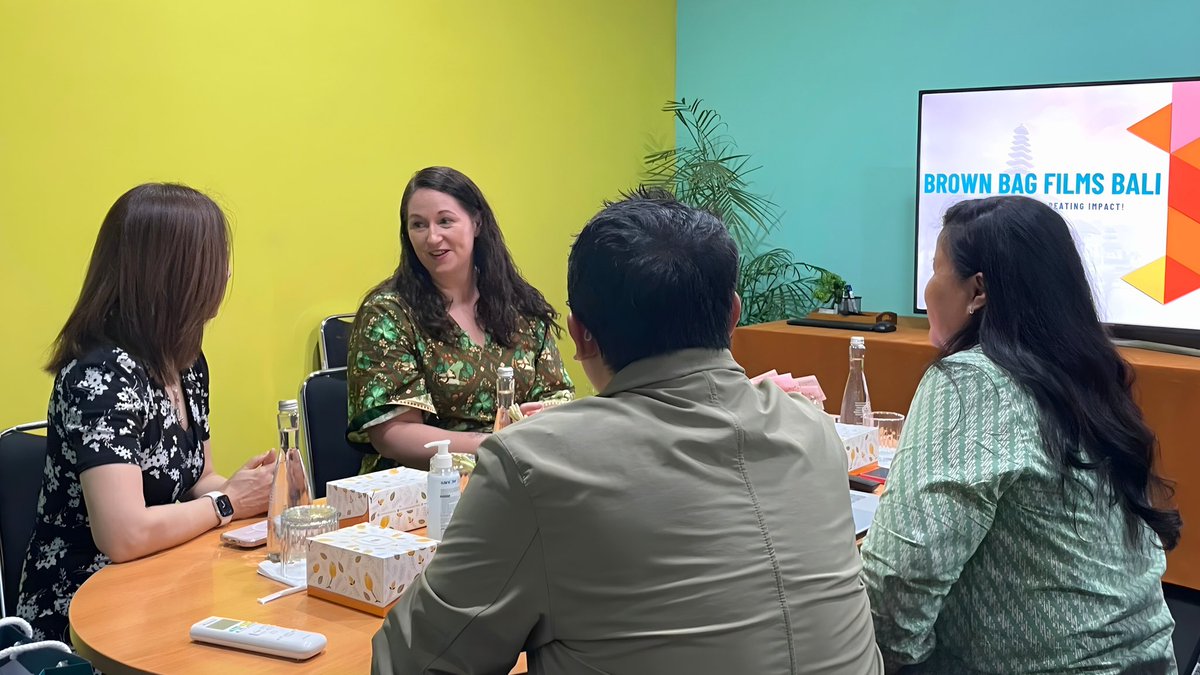 IrlEmbIndonesia's tweet image. Creativity has no limit when Ireland and Indonesia combine!

Amb Lennon visited @brownbagfilms Bali Studio to celebrate both #SaintPatricksDay &amp;amp; the growing #creativeindustry 🇮🇪🇮🇩collaboration.

Brown Bag Films Bali—led by Ms Lily Wong—is a powerhouse in the animation world.