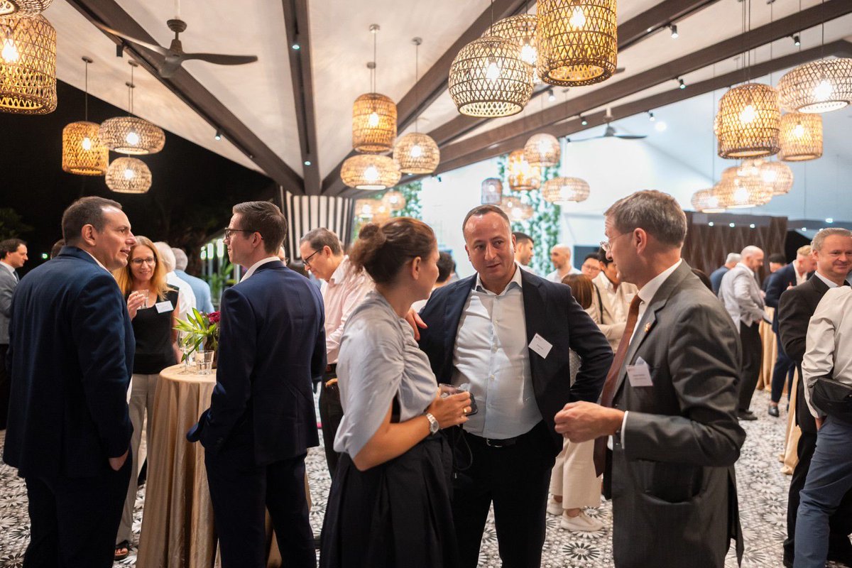 Ambassador Frank Grütter tweet media