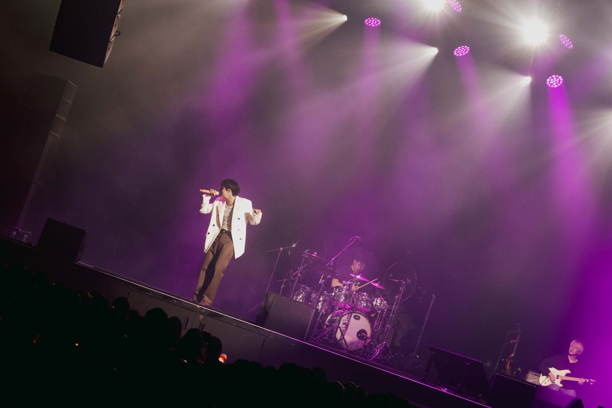 [📸]

Live photos and group photos of 2026 LEE MU JIN LIVE CONCERT [Today’s, eMUtion] in TAIPEI

— a thread 🧵