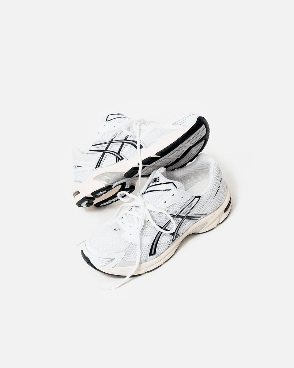 JustFreshKicks tweet media