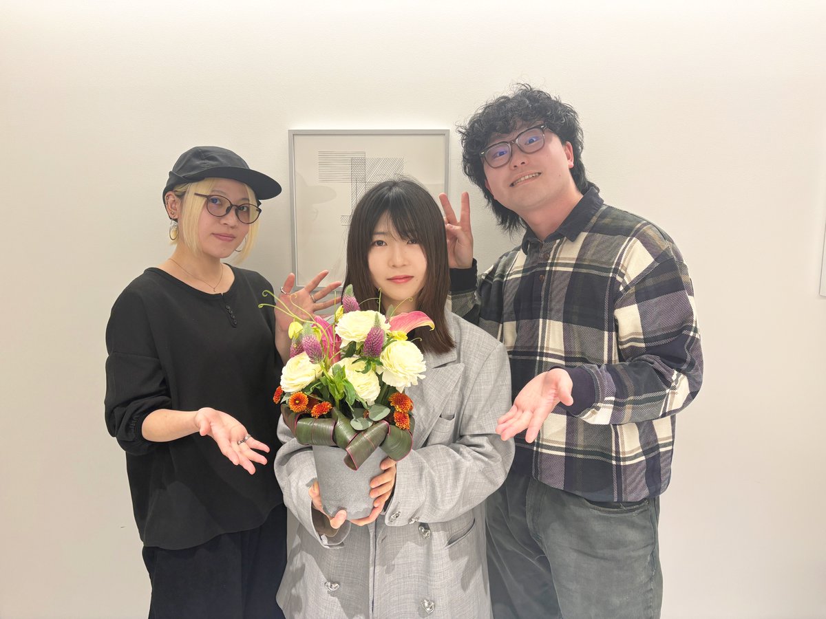 hockrockb tweet media