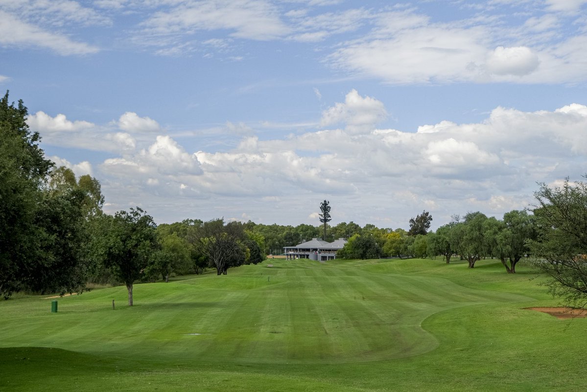 Welcome to day two of the #theomanyamaqschool Final Stage.

Round 1 will resume at 08:00.

#greatnessbeginshere