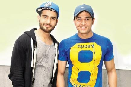 THOR____LOKI's tweet image. Reunion ❤️❤️
 #GauravKhanna #KaranTacker