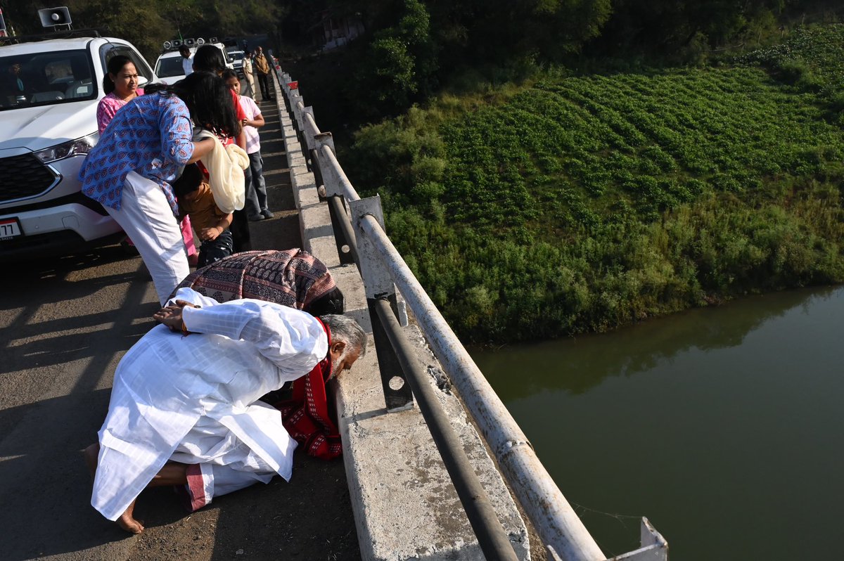 Prahlad Singh Patel ( वृक्ष से जल, जल से जीवन) tweet media