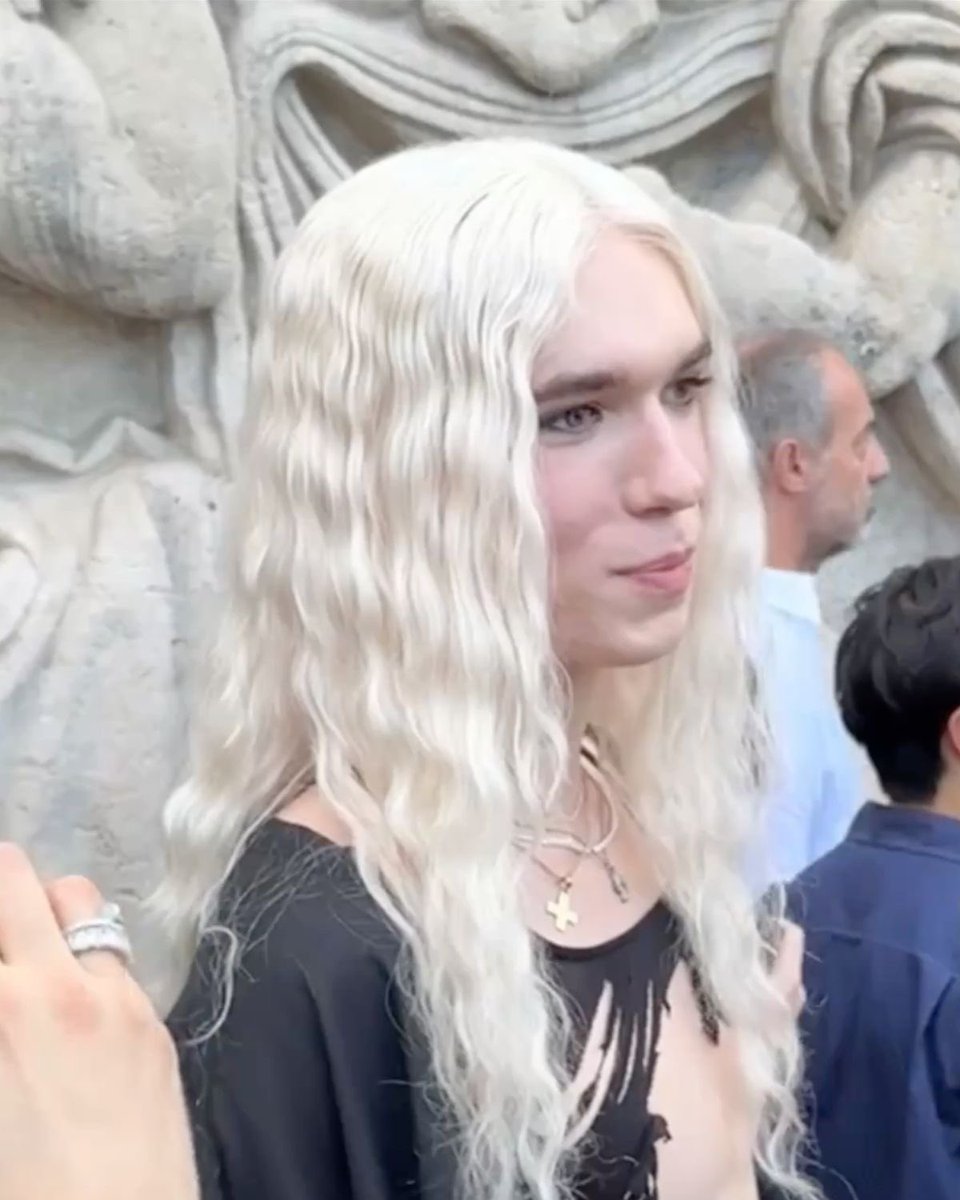 lucy 🍰 tweet media