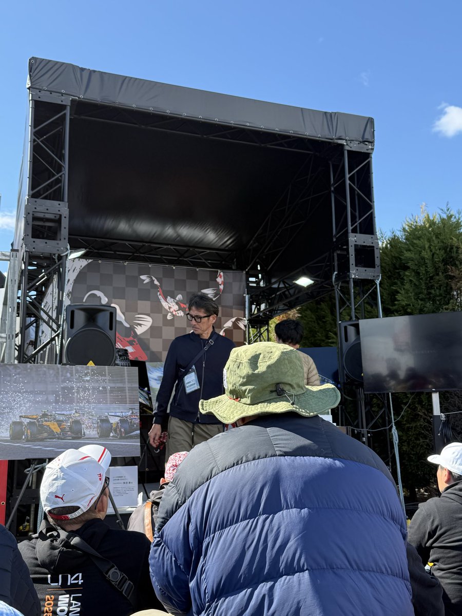 rougan_bibou's tweet photo. JAFブースで熱田さんのお話待ち。
もうすぐ始まります。

#JAFBooth 
#F1JP https://t.co/oJzYT0mzjd
