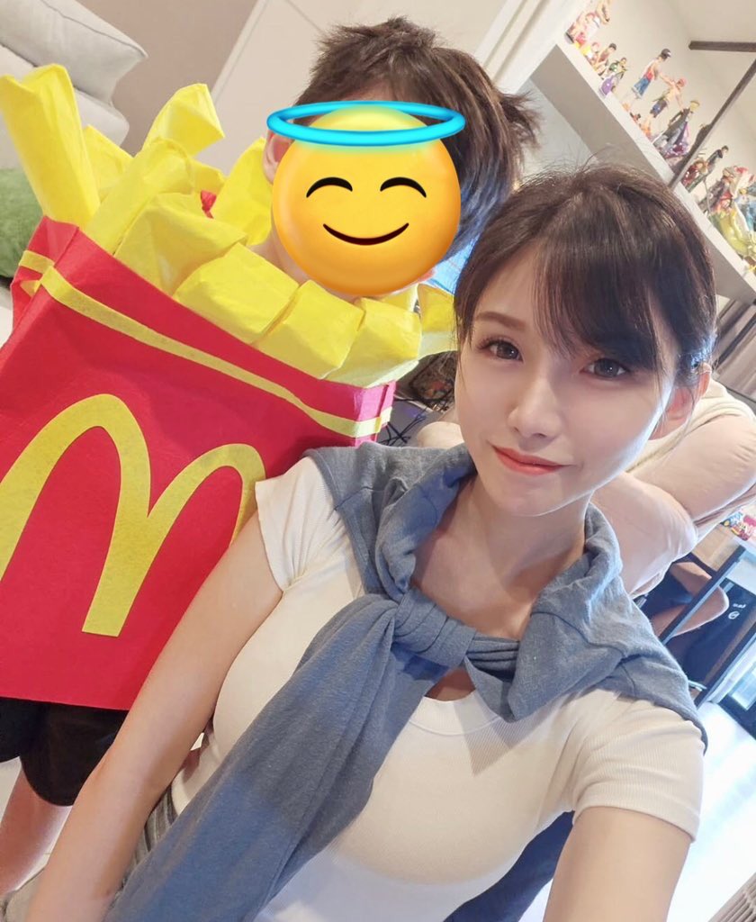 依依💋 tweet media