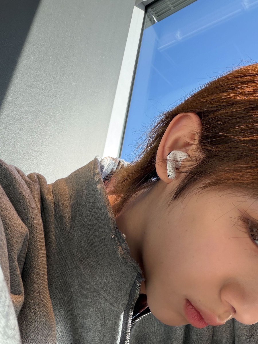 LIVE translation by©️크크 tweet media