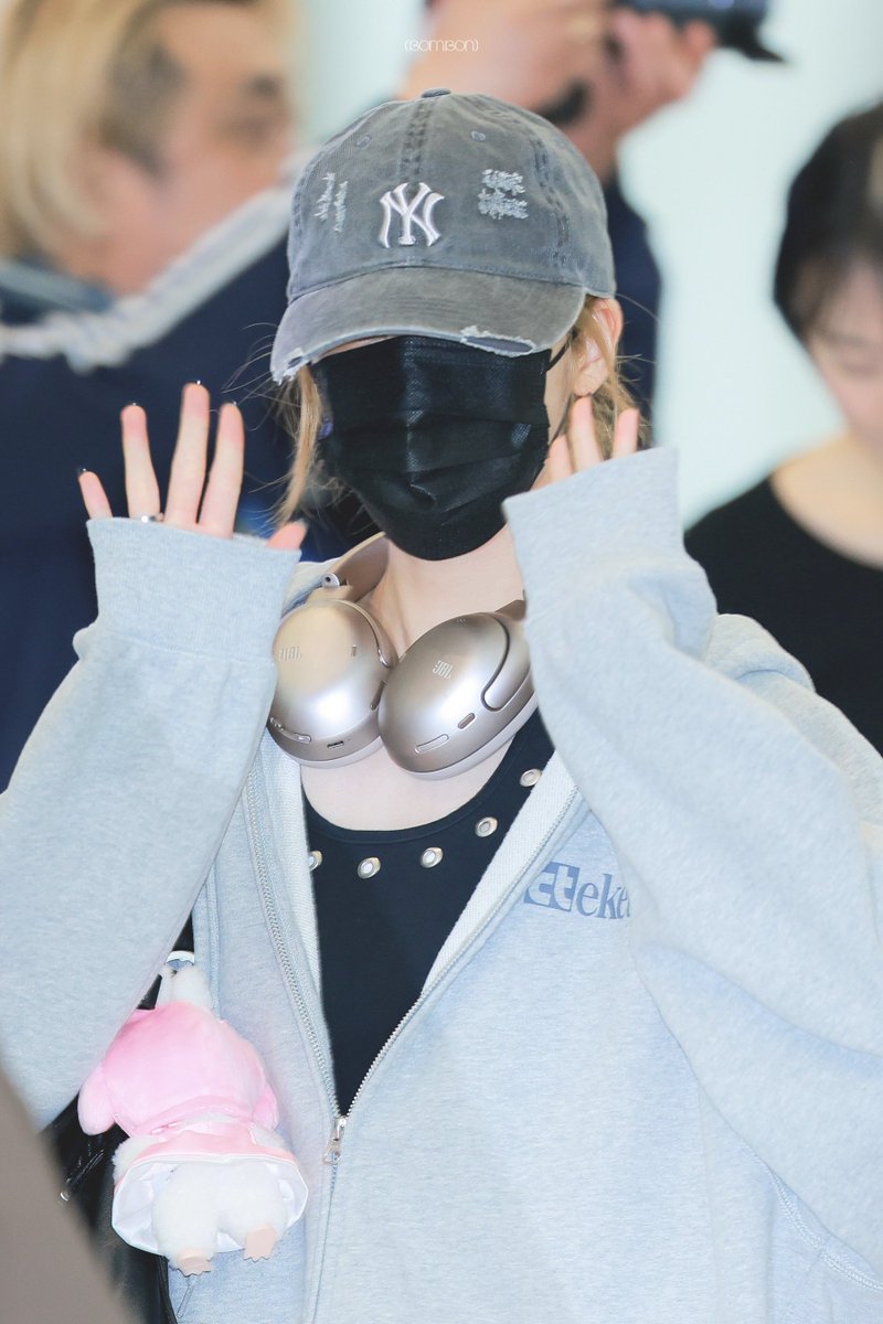 (BomBon) tweet media