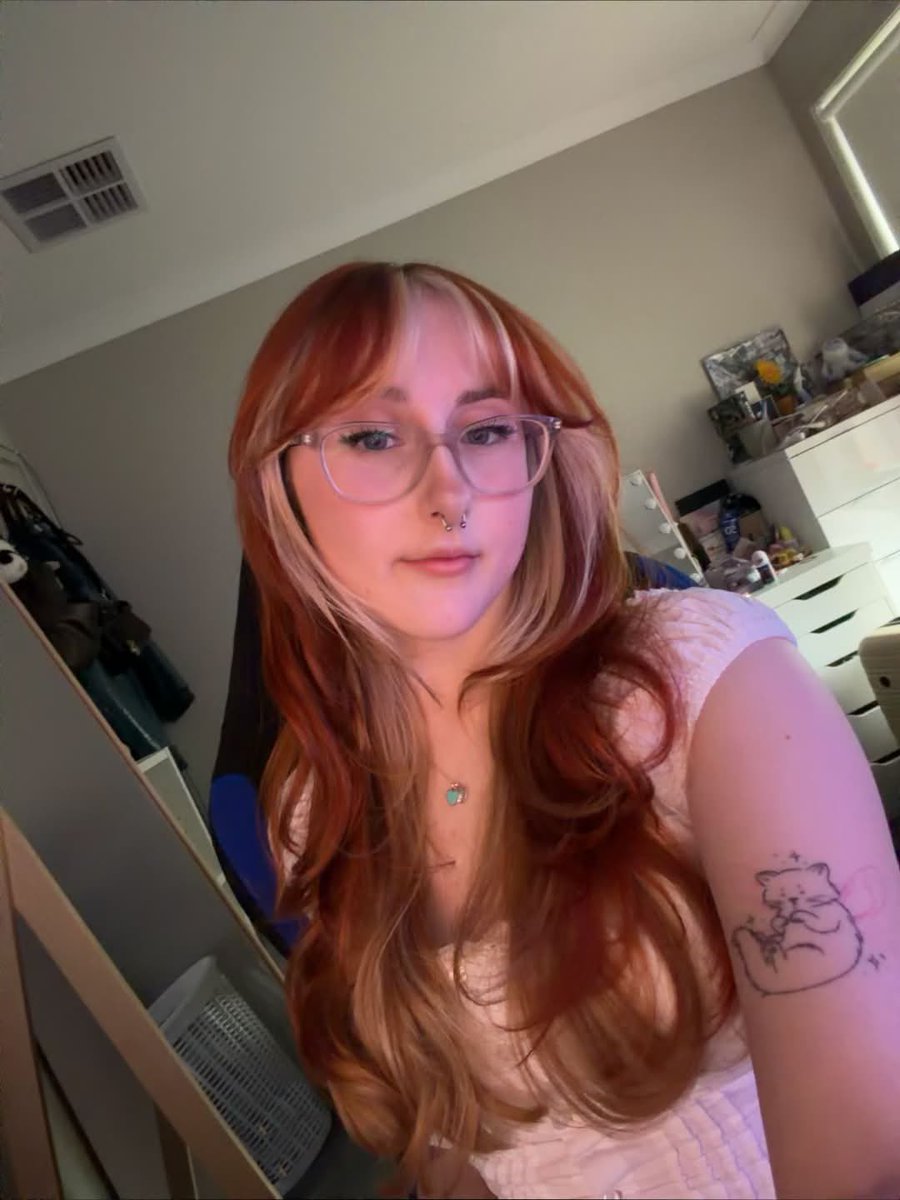 clare ˶ᵔ ᵕ ᵔ˶ tweet media