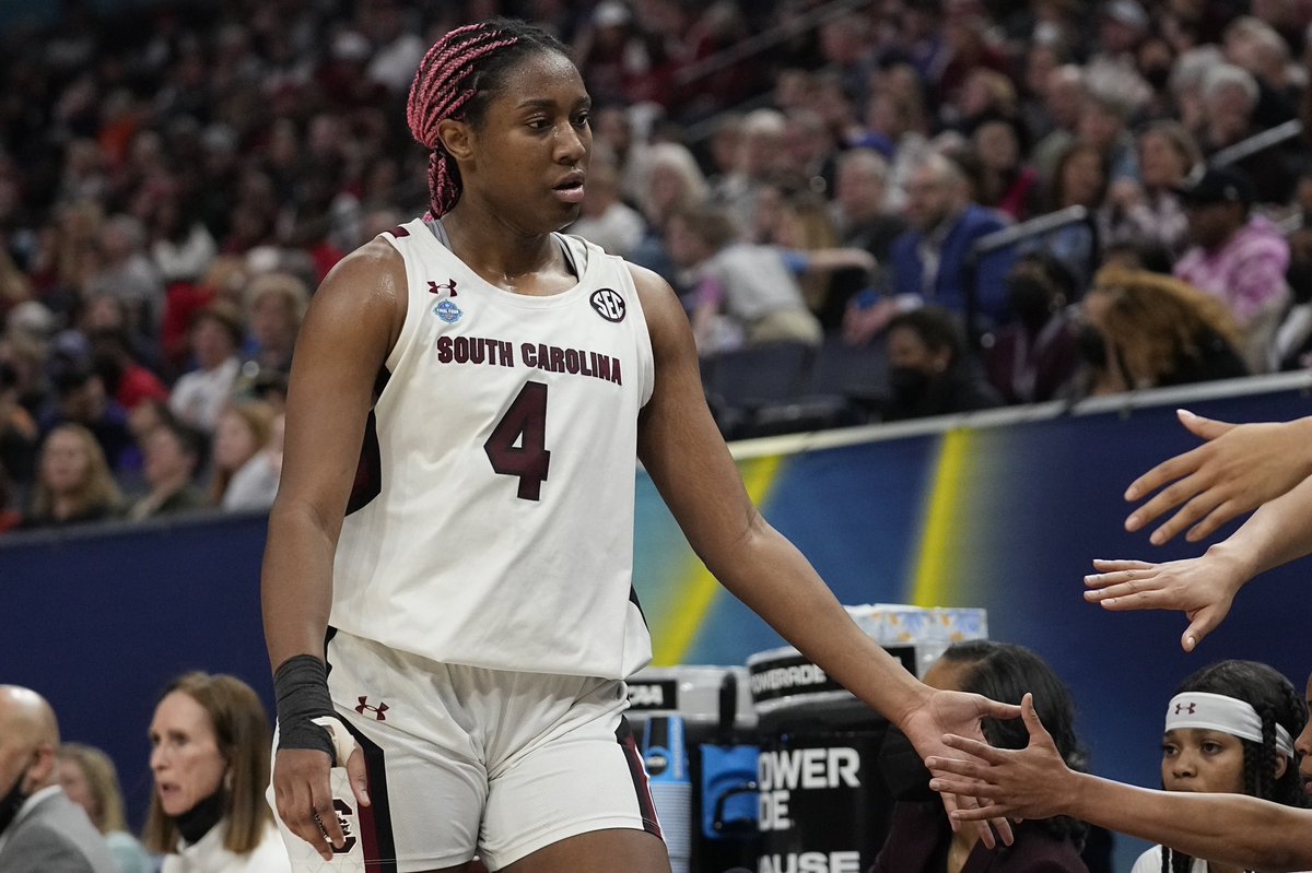 I talk hoops 🏀 tweet media