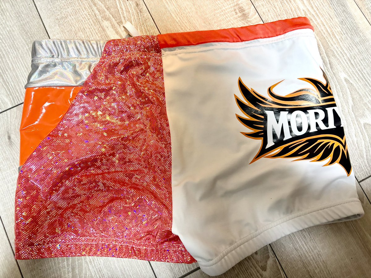 ホワイト森山 tweet media