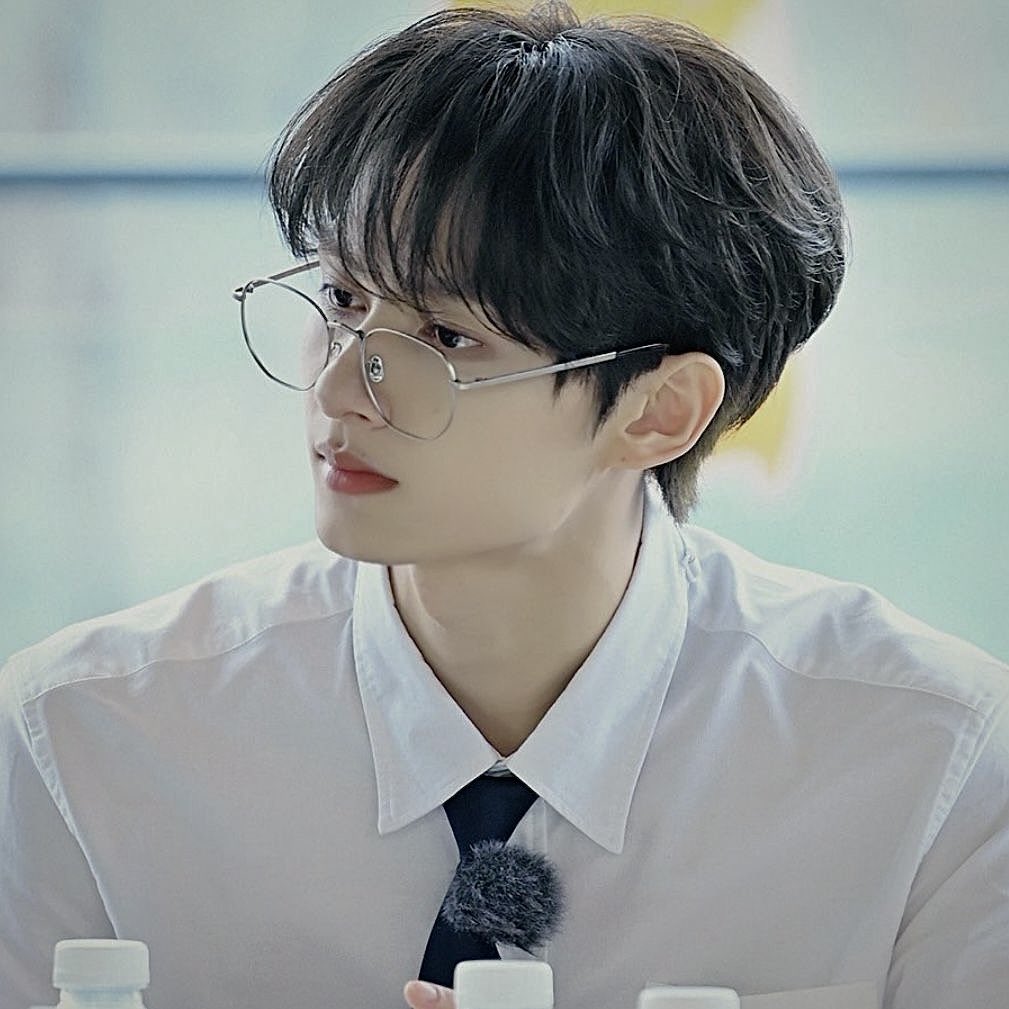 @최애랑 영화한편을 찍는다면 어떤영화를 찍고싶음?

하루동안 깊생해본결과 아무리생각해도 
‘말할 수 없는 비밀’ 임
실제로 만날수없다는 아련함 상대만 바라보고 현실도 뒤로하는 눅눅하고 애절한 물빛초록의 순애