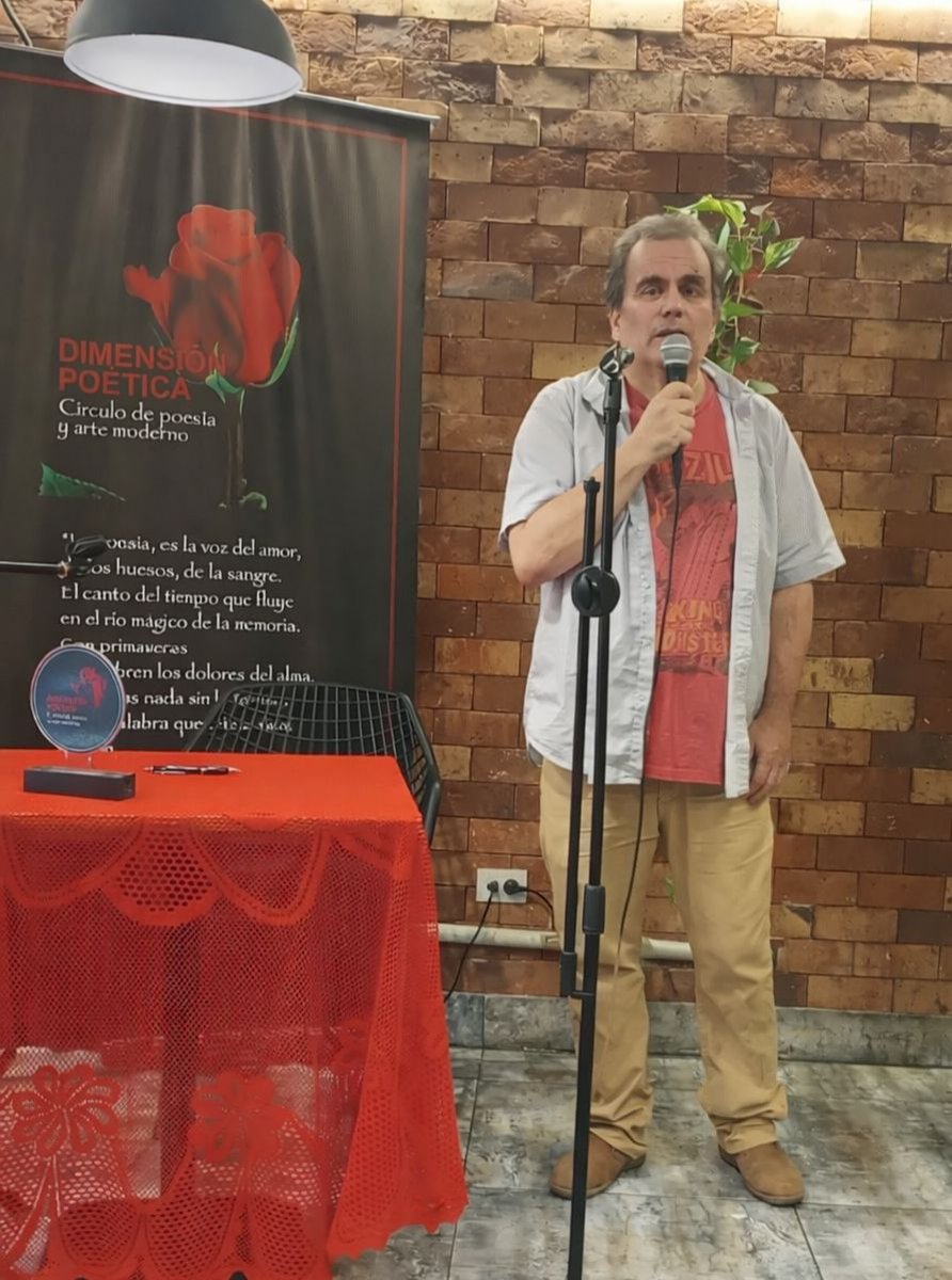 jbotto23's tweet photo. En  conmemoración de este sábado 21 de marzo, Día Mundial de la Poesía,  Dimensión Poética celebró esta fecha significativa para poetas y  escritores con un recital de poesía

Fotografía: Paola Campos

#poesia #poema #peru #lima #bottocayo https://t.co/6aTmRvCB6g