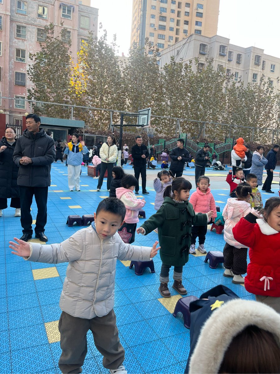 achref_ess tweet media