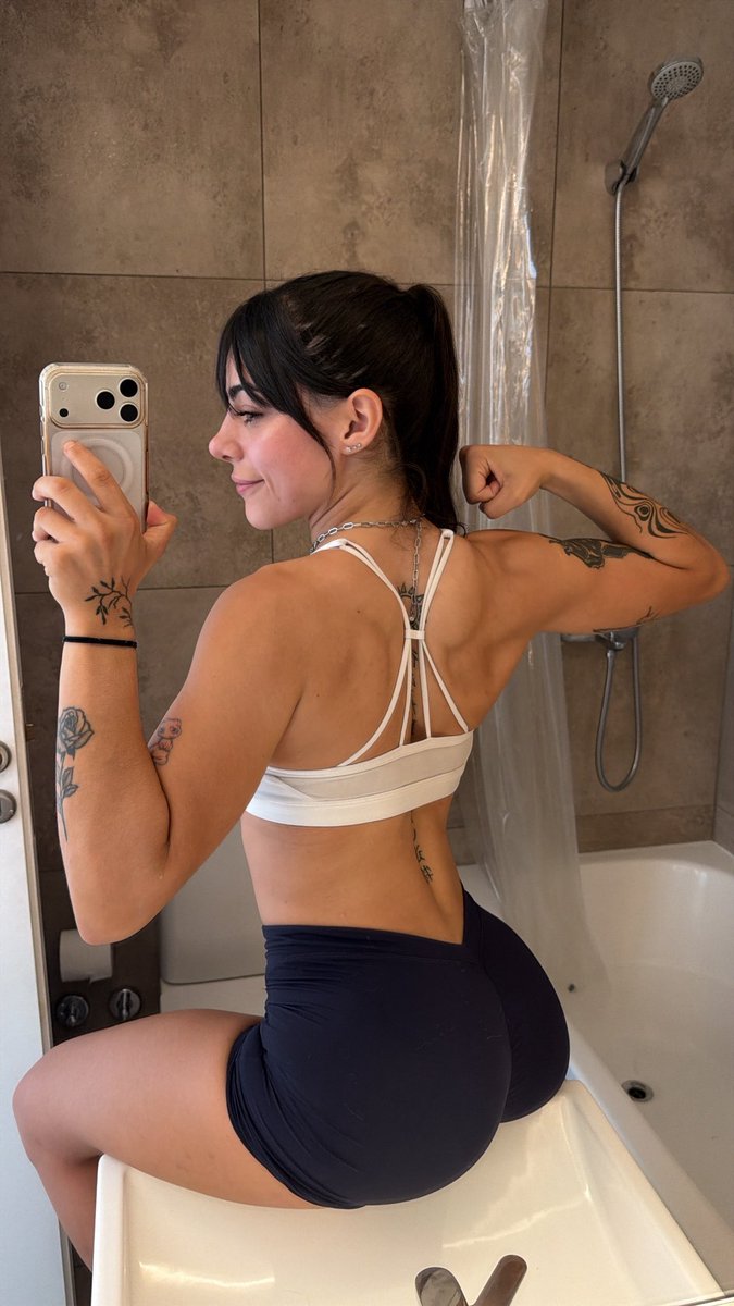 ! ✦ 𝗠𝗂𝗅𝗂𝖼ꪖ tweet media