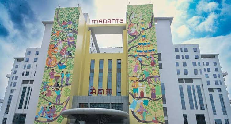 Medanta Hospital is coming up in Varanasi.

Medanta to invest ₹550 Cr for a 400 bedded multi-specialty hospital in the city. This will increase their bed strength to 1,900+ in the state.

Group has partnered with Shripal Hospitality for this project.

Medanta has two hospitals