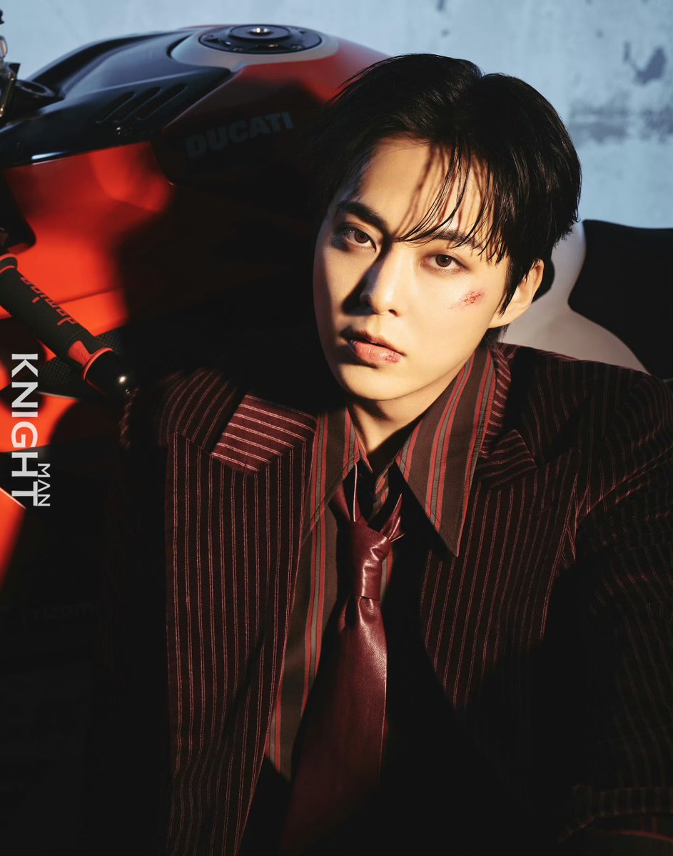 'KNOCK KNOCK!' tweet media