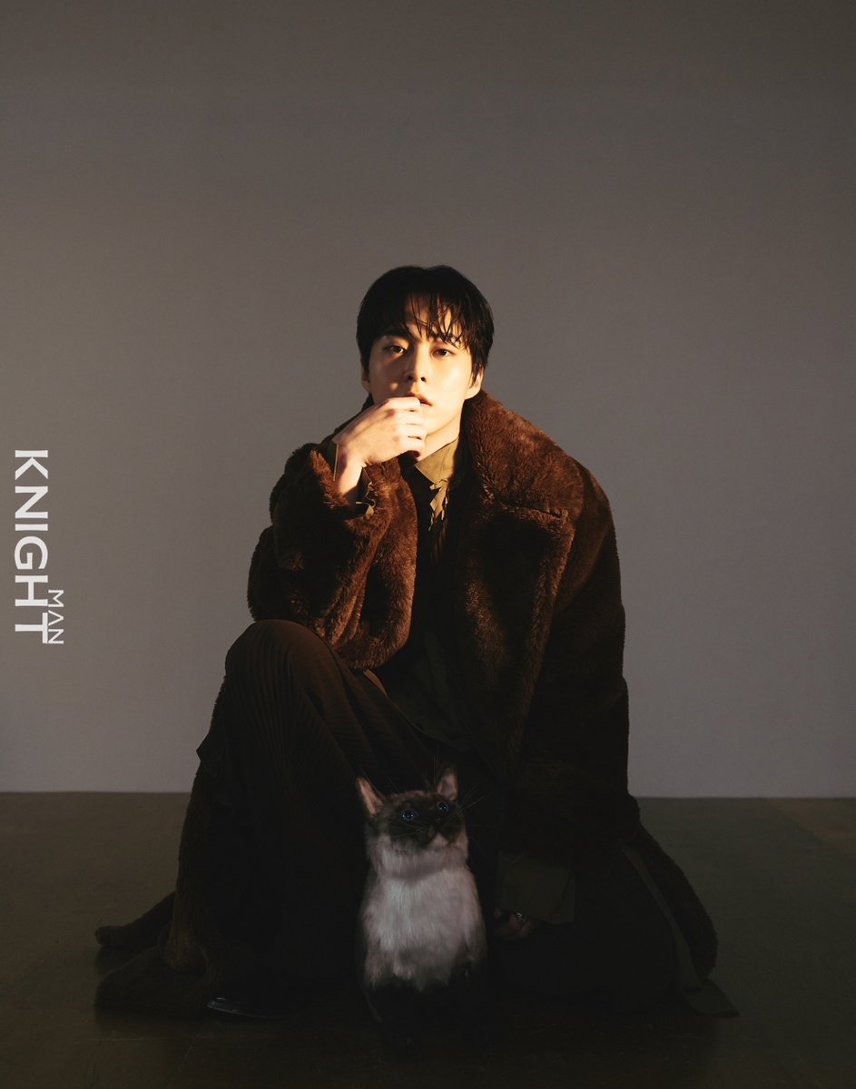 'KNOCK KNOCK!' tweet media