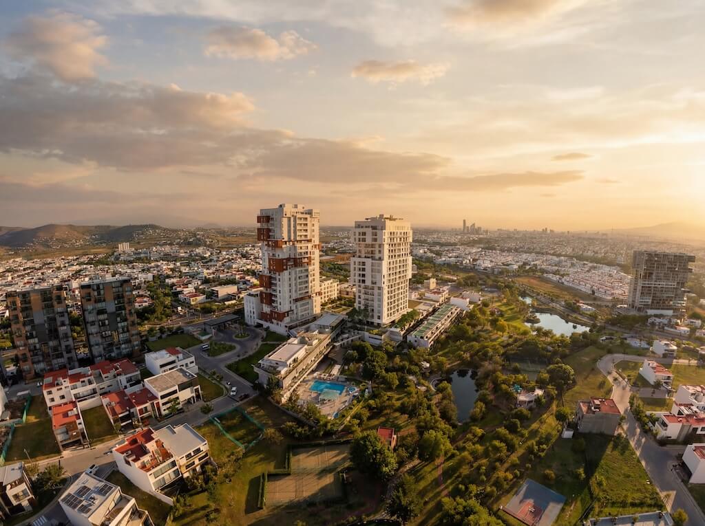 AmazingArchi's tweet image. Lumina Tower, Puebla, Mexico by Experimentarq

Read more: amazingarchitecture.com/visualization/…

Experimentarq: Lumina Tower emerges as a gesture of permanence within the new urban fabric of Park de Cascatta.

#amazingarchitecture #Visualization