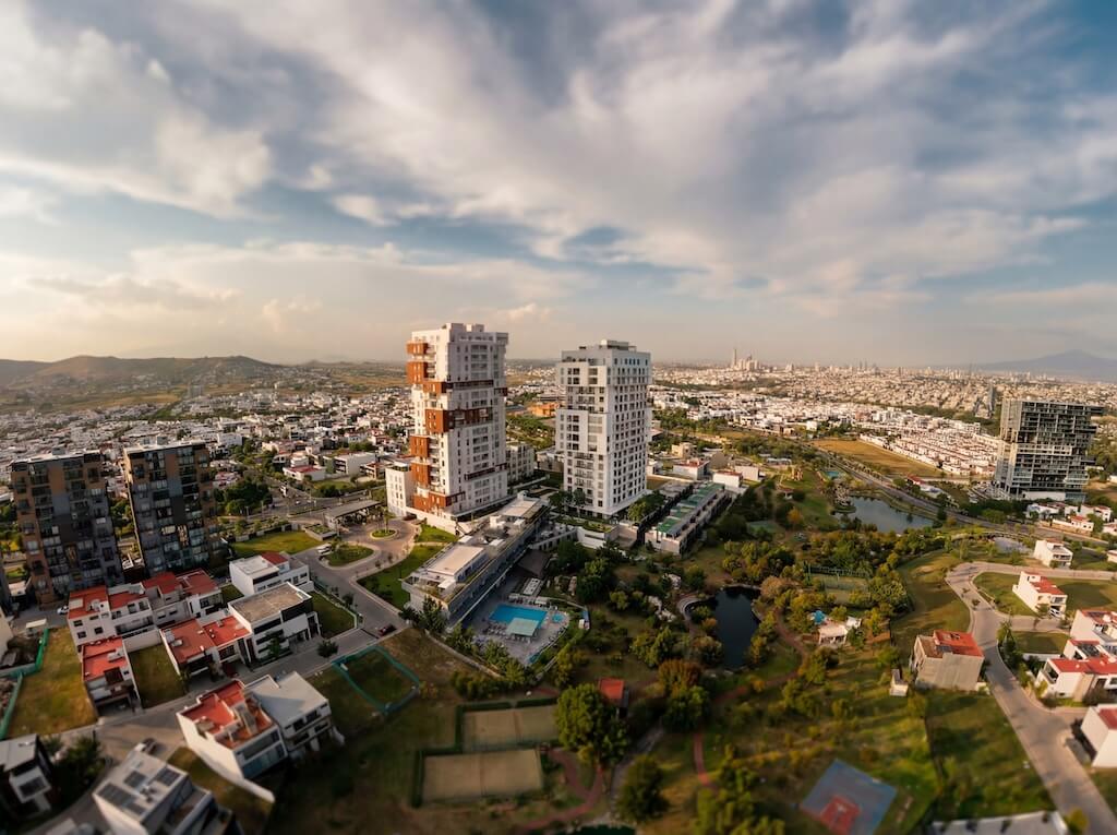 AmazingArchi's tweet image. Lumina Tower, Puebla, Mexico by Experimentarq

Read more: amazingarchitecture.com/visualization/…

Experimentarq: Lumina Tower emerges as a gesture of permanence within the new urban fabric of Park de Cascatta.

#amazingarchitecture #Visualization
