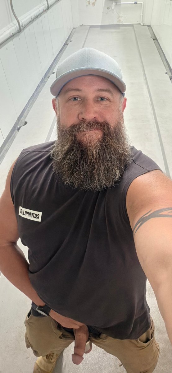 Tradie battle-kitty tweet media