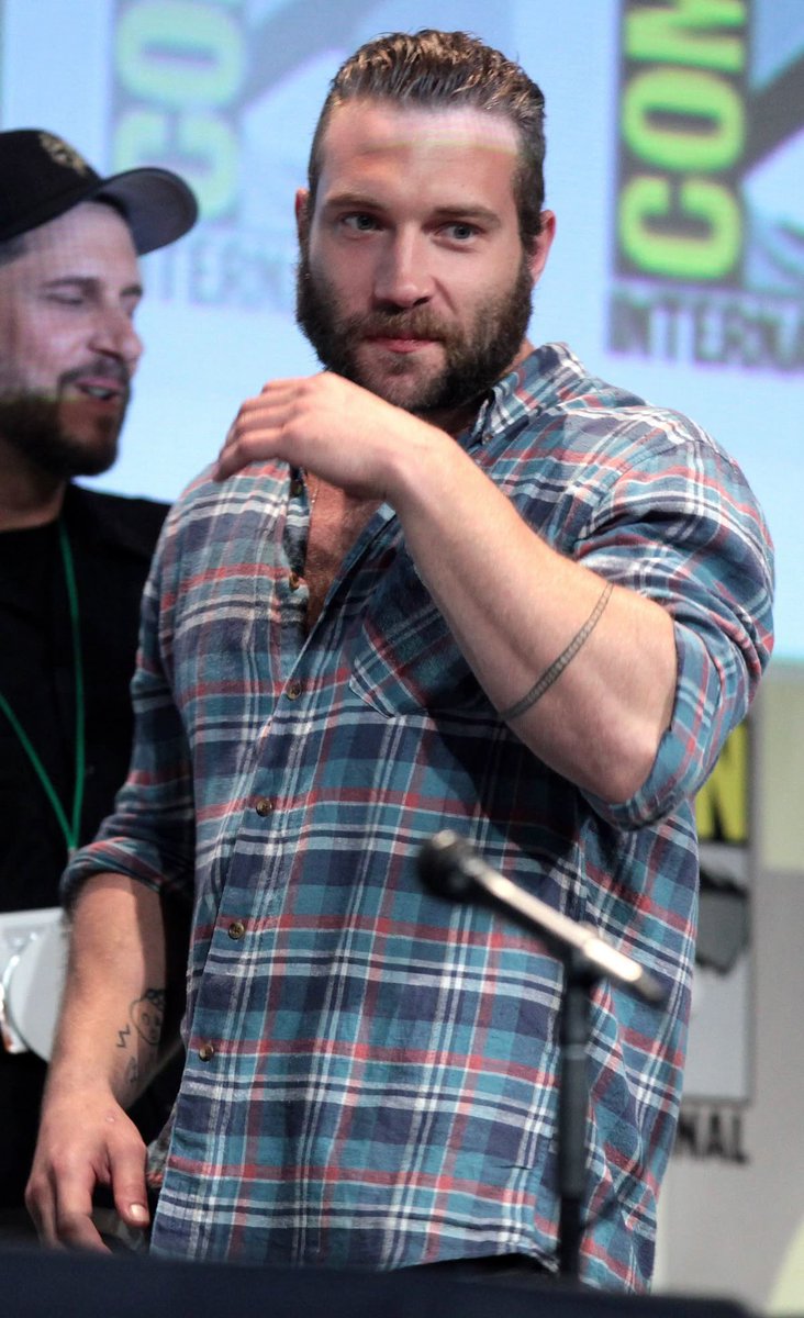 Male Central tweet media