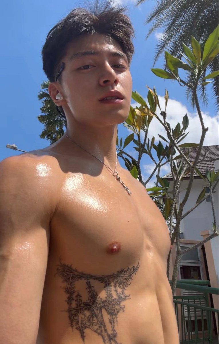 ℍ𝔼𝕃𝕃𝕀 tweet media