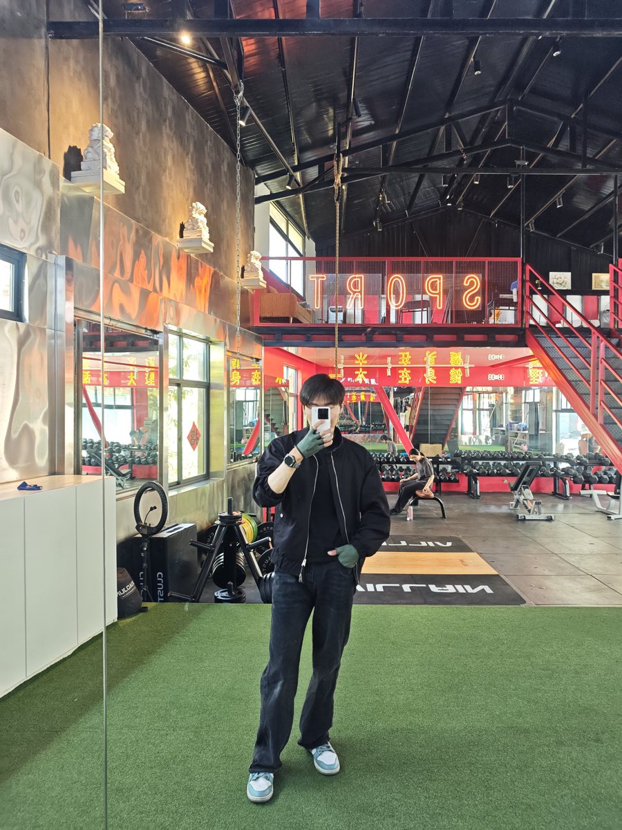 木头人ING tweet media