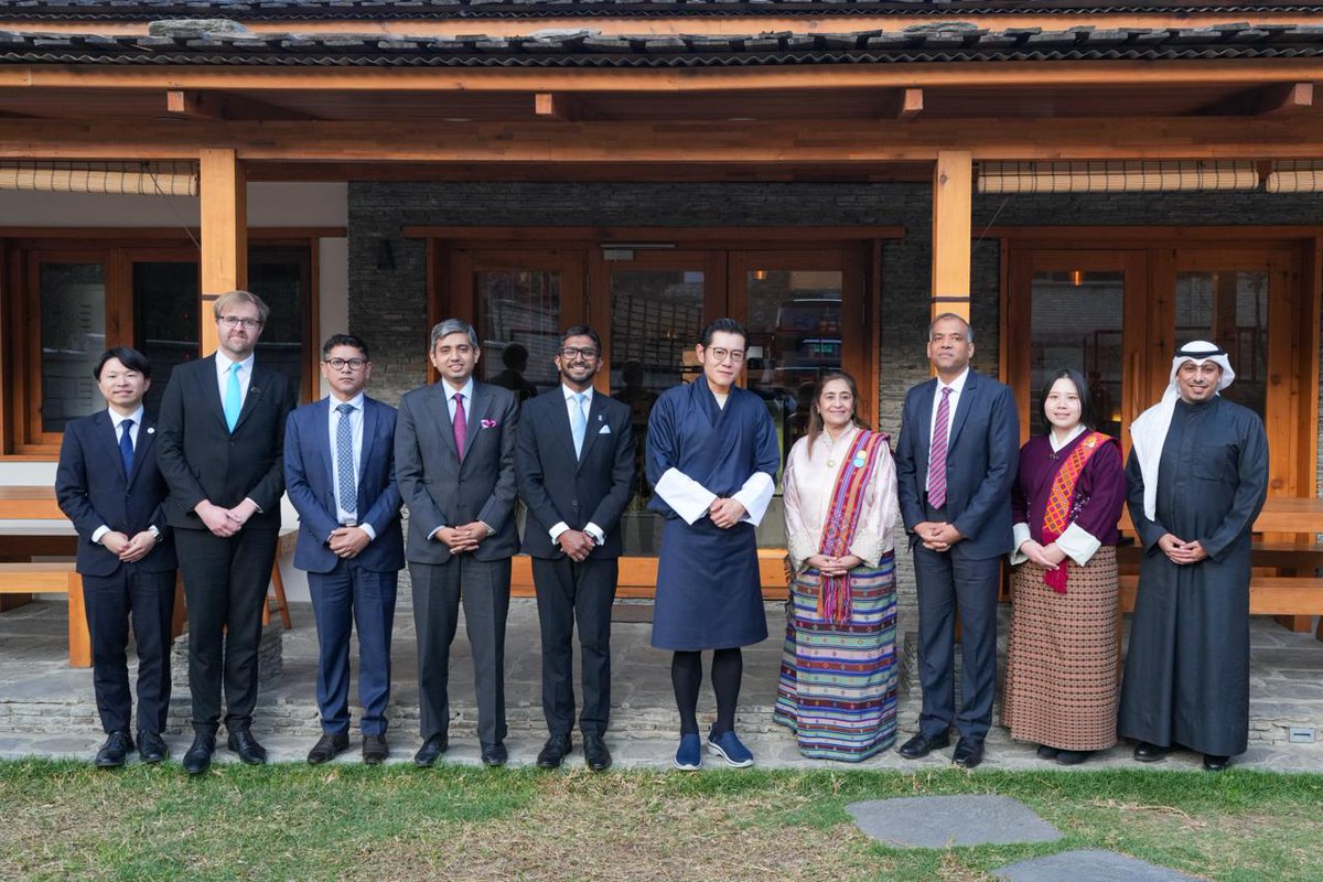 fadhilbm's tweet photo. Honoured to join fellow deputies for an audience granted by His Majesty The King. Inspired by updates on the 108 Jangchub Chorten, 11km, each 15m tall, built by 35k people in 12–15 hours. Proud to share @UNDP_Bhutan's support to national priorities, including @gmcbhutan. #Bhutan https://t.co/uJmLMi3jsa