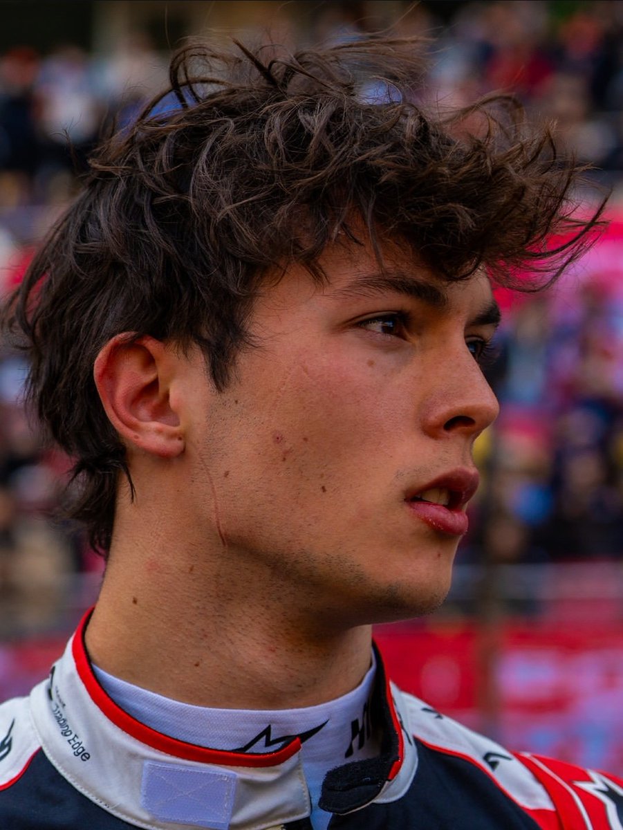 набор лего 🐺 tweet media