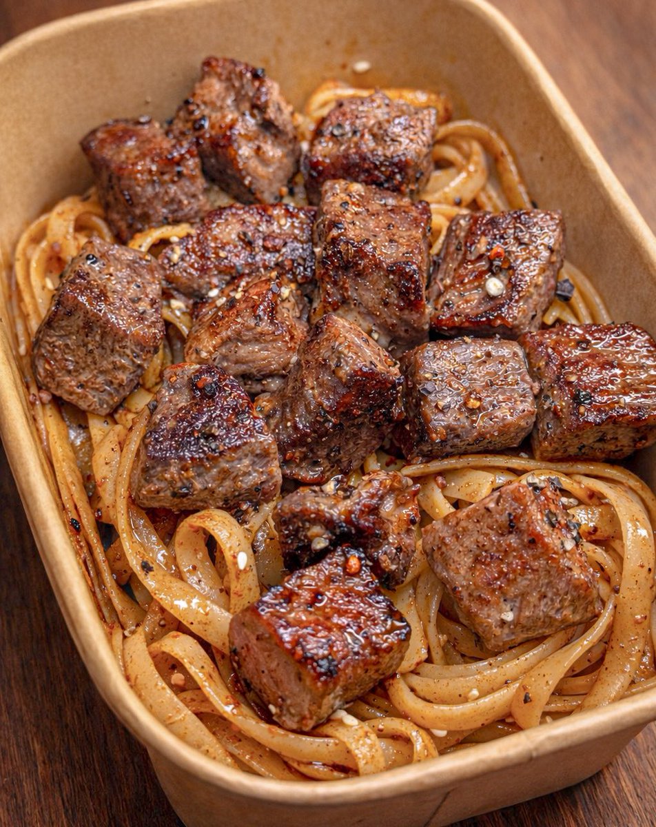 P A P U N tweet media