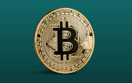 🚫🇬🇧 The UK moves to ban all crypto political donations, aiming to safeguard democracy from untraceable funds until clearer regulations are established.