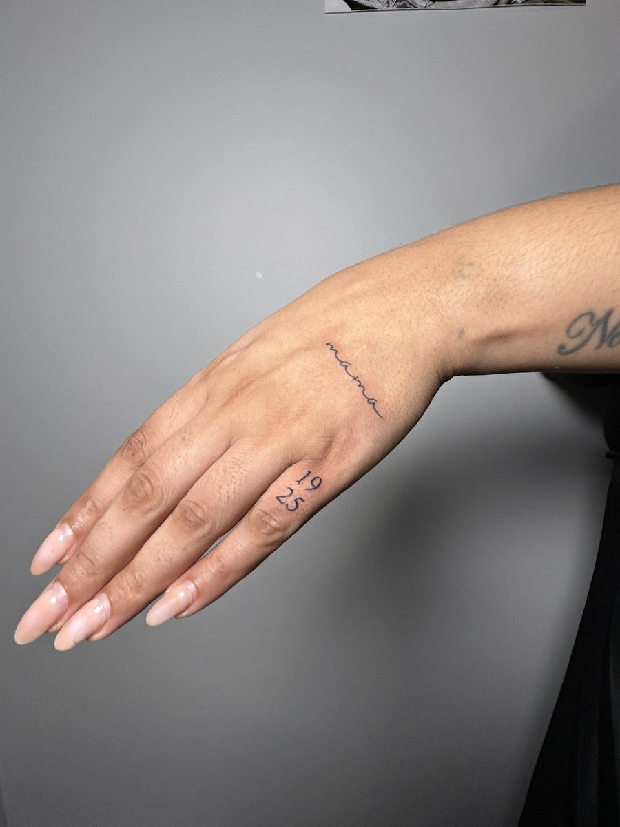 𓆟tattoo artist tweet media