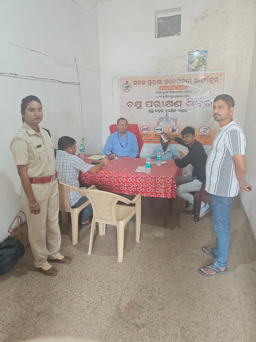 chandikholerto's tweet photo. Enforcement against all M.V Violations  by RTO Team,chandikhole alongwith DST,Eastern Zone at Duburi,Kalinganagar and  eye check up camp at Srirampur Toll Gate.@STAOdisha @dm_jajpur @spjajpur https://t.co/HYPNwAFWhK