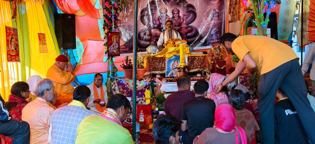 Tirath Singh Rawat (मोदी का परिवार) tweet media