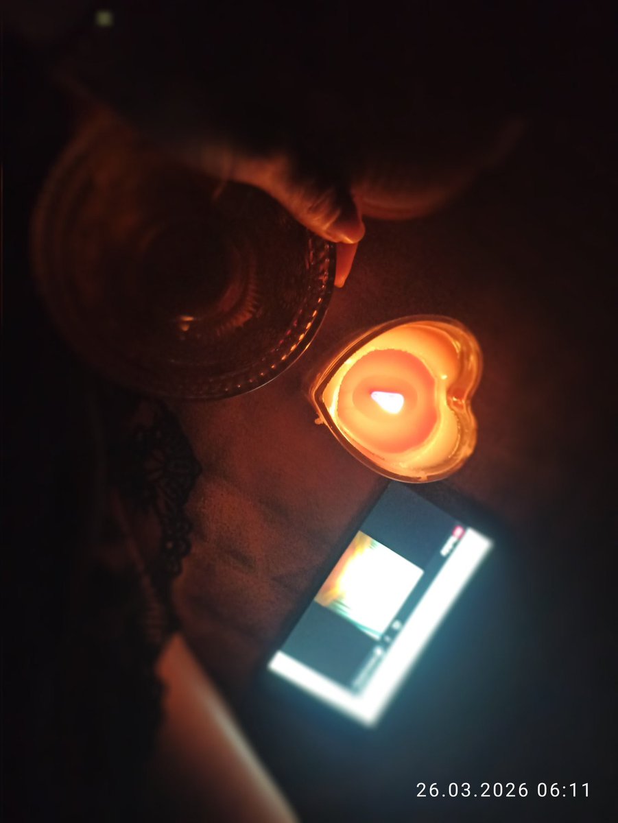 MartaPawowicz1's tweet image. W czwartek ten deszczowy, ChceMiś leci na wciry 🏋️‍♀️ z Big Andrzej 👊

Z rana światło świecy 🕯️ i słowiańskie nutki, szybko #LunchBox oraz sesja w lustrze 💜🩷

Miłego dnia IXiaki 💋