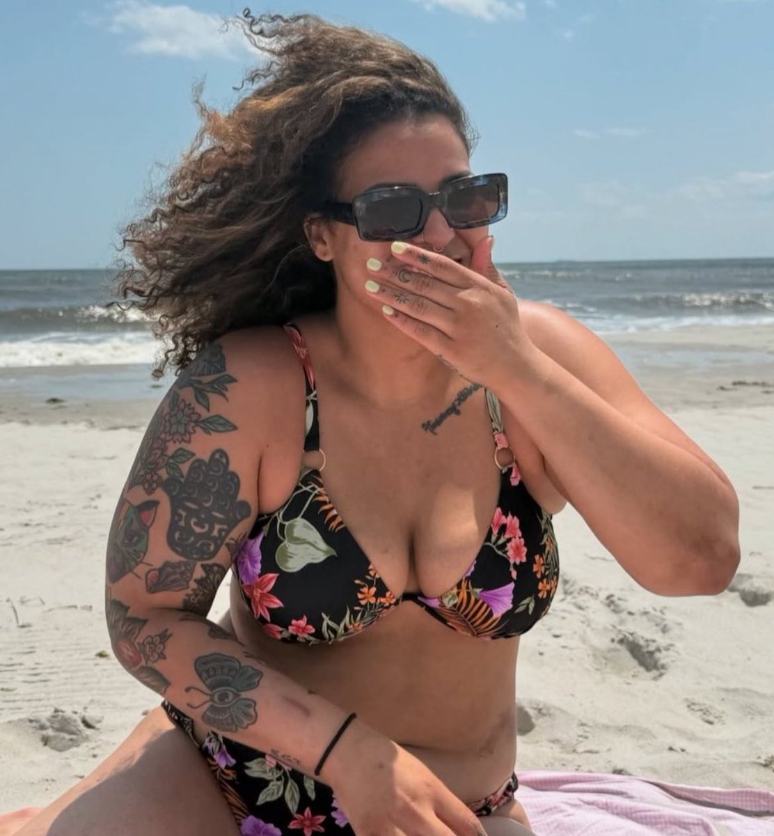 𝐓𝐇𝐄 𝐏𝐎𝐖𝐄𝐑 𝐁𝐎𝐌𝐁𝐒𝐇𝐄𝐋𝐋. tweet media