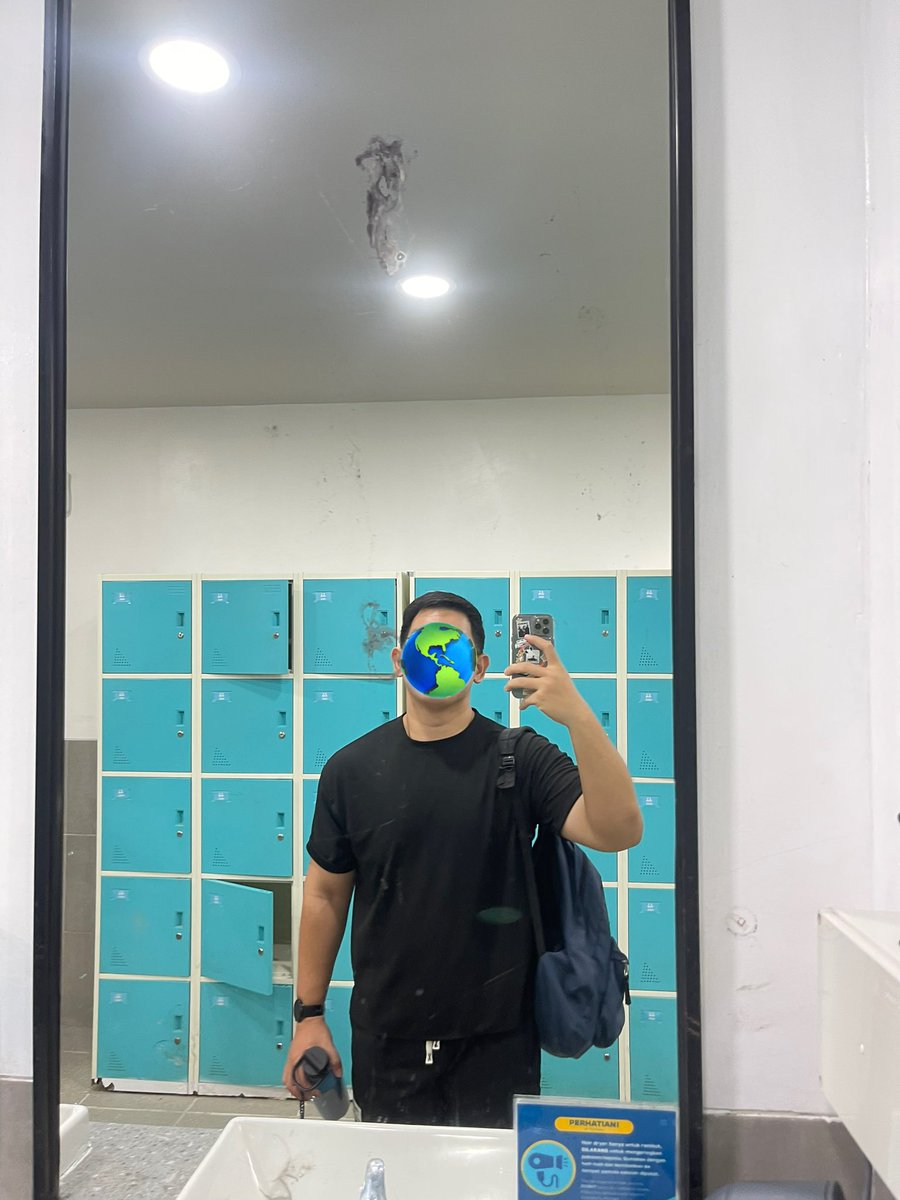 Lex better on Saturn🪐 tweet media