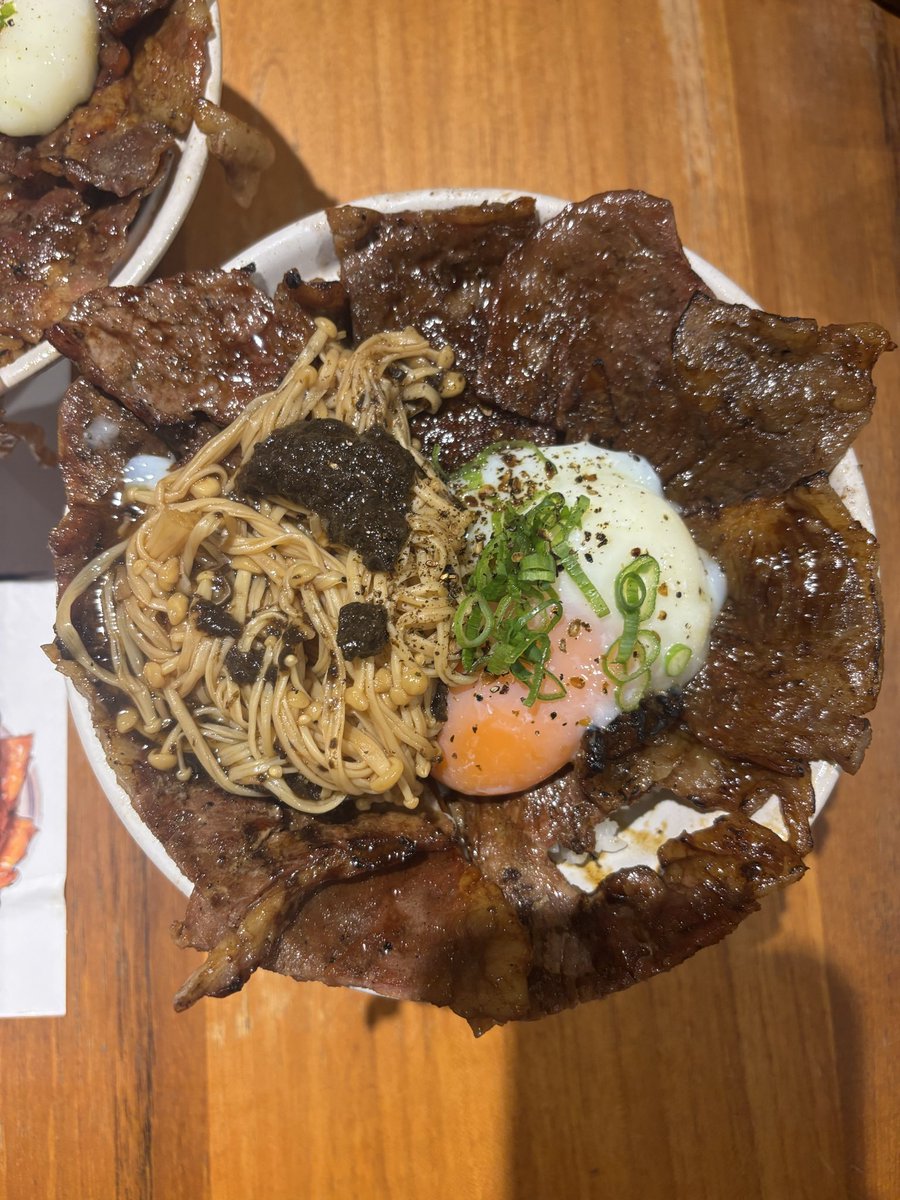 hendrysinaga's tweet photo. Obihiro Nikudon. Jadi paham kenapa antrian selalu panjang. Rasa + harganya okelah👌🏻👌🏻 https://t.co/2NyuWkGVXt