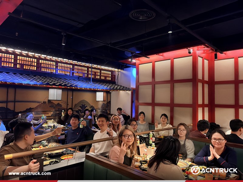 acntruckcn's tweet photo. 💪Busy season, stronger unity.🚀
A warm team dinner helped ACNTRUCK employees unwind, share ideas, and boost collaboration during the busy season.🍻
#teamdinner #teamspirit #ACNTRUCK #worklife https://t.co/lCrBG2Nj8j