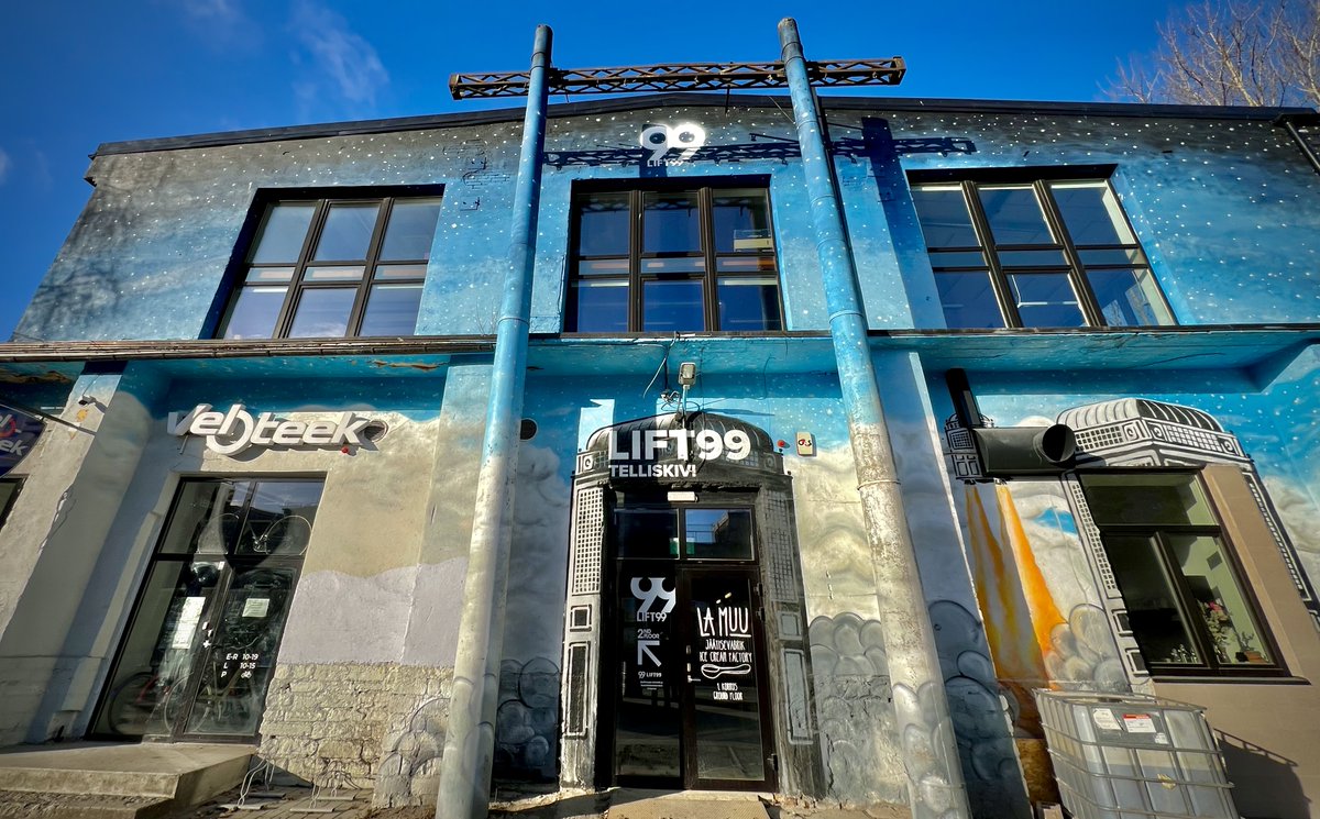 larsling tweet media