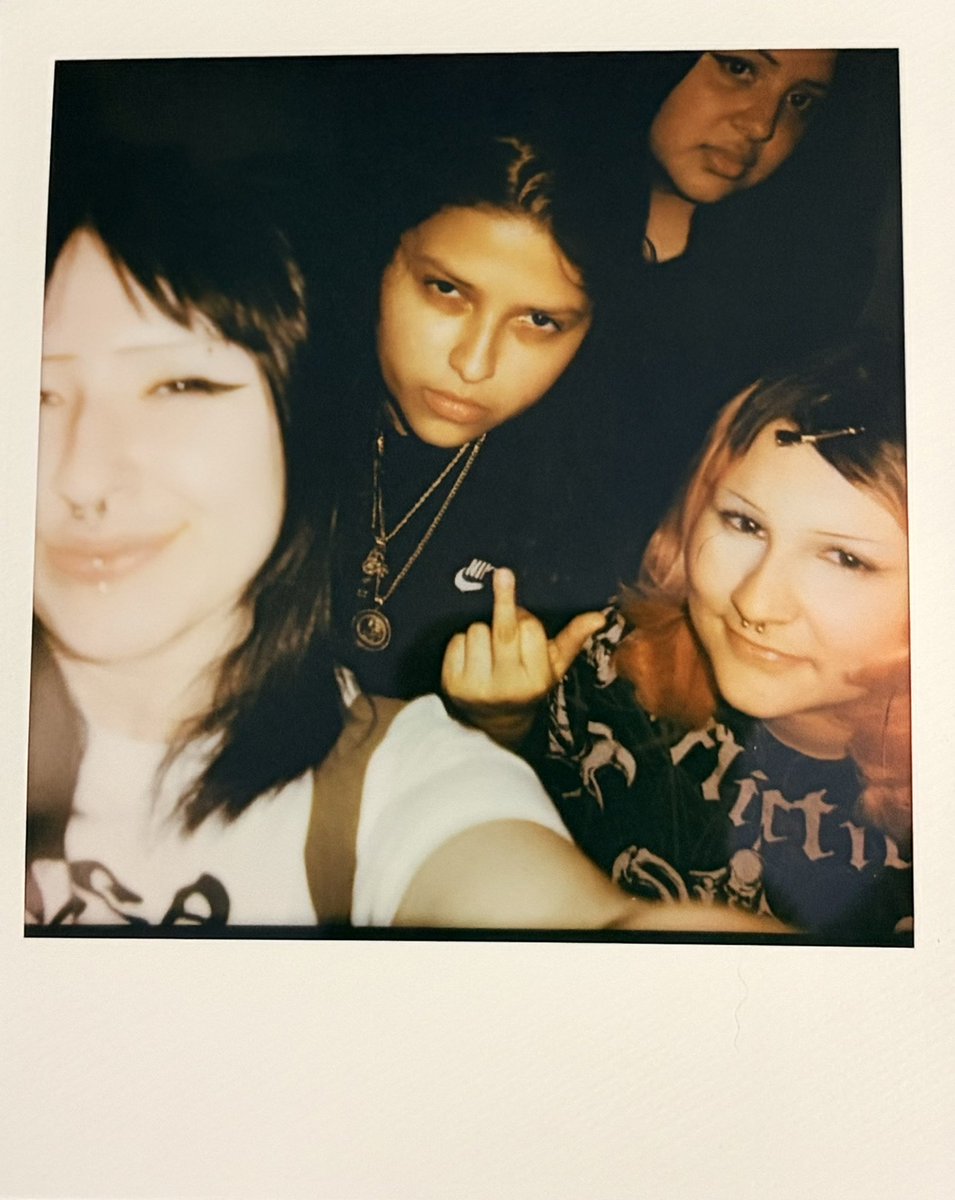 az⋆.ೃ࿔* tweet media