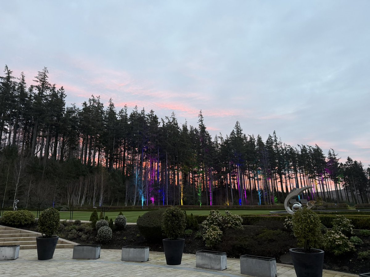 Laura Smith tweet media