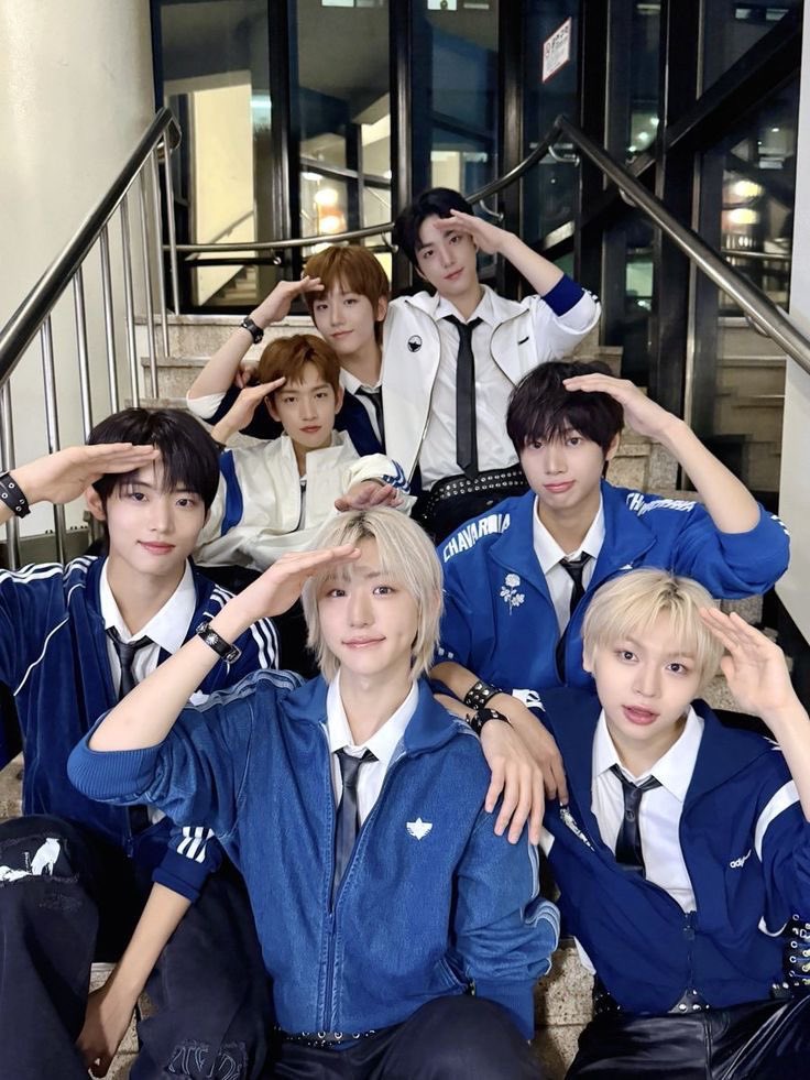 𝗅𝗂𝖺݁Ი𐑼 | IN CHAOS 🧊 (@wonnnbin) on Twitter photo 