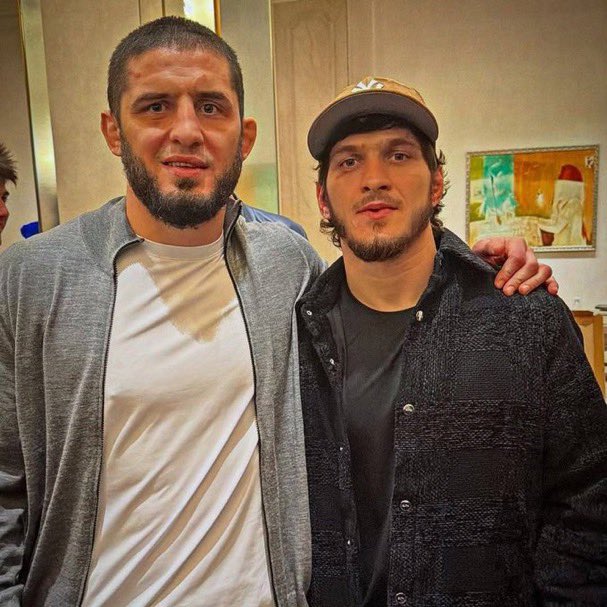 Kırmızı Köşe tweet media